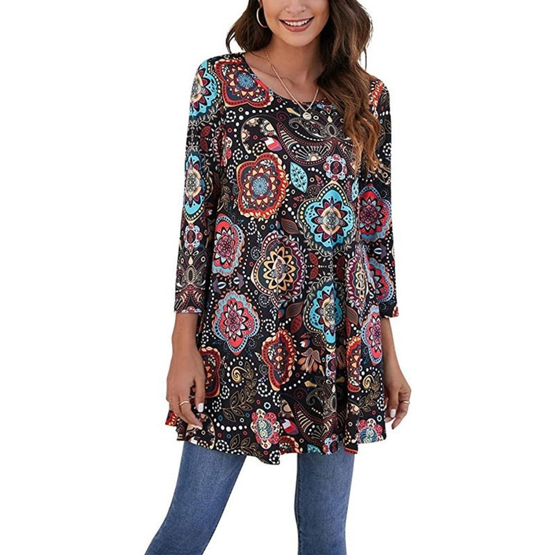 Black floral mandala-print tunic top with three-quarter sleeves