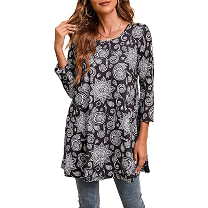 Black and white paisley mandala-print tunic top with round neckline