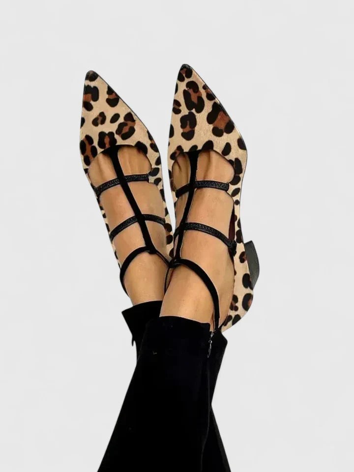 leopard print pointed-toe heels with black T-strap detailing
