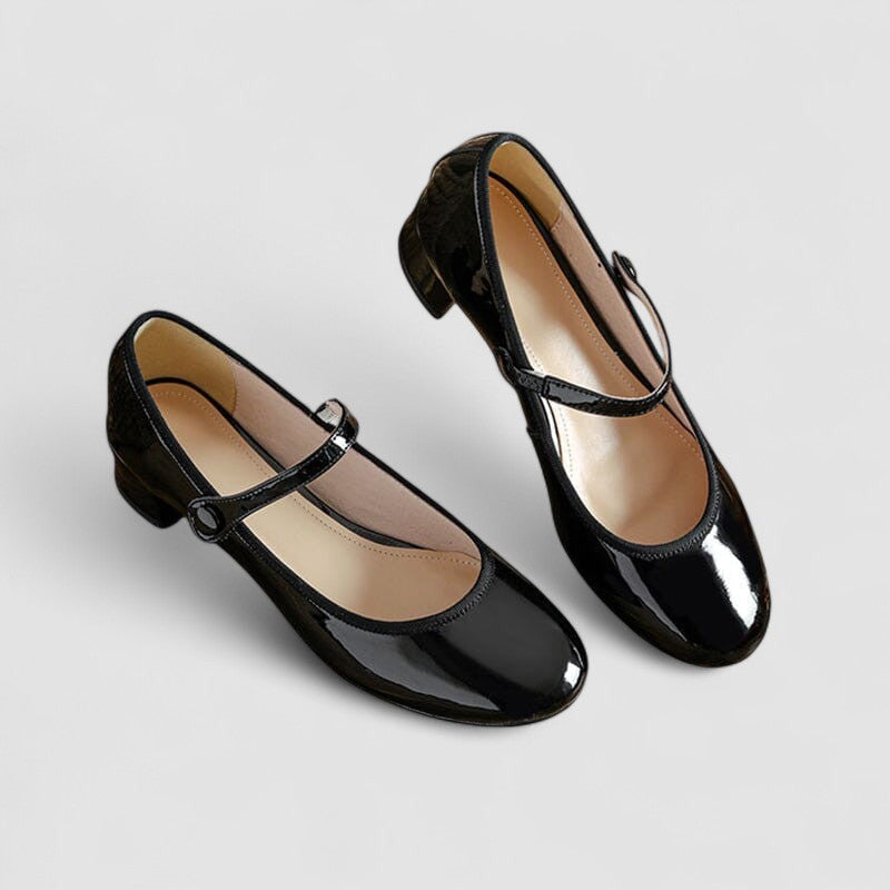 Black patent leather Mary Jane shoes with block heel, top view