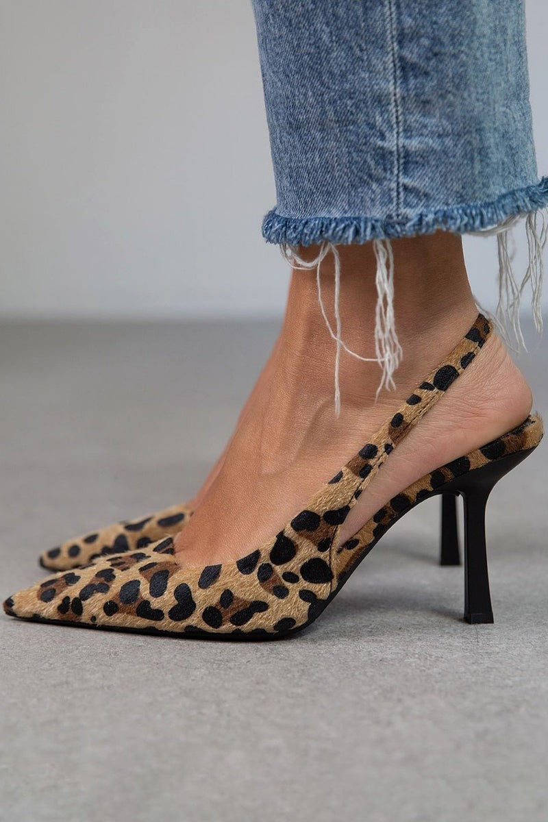 Leopard print pointed-toe pumps with slingback strap and slim heel